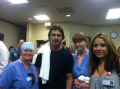Christian Bale visite les survivants de la tuerie d'Aurora