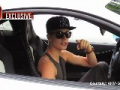 Justin Bieber s'embrouille avec deux paparazzis