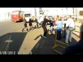 Des pickpockets russes volent un objectif d'appareil photo, impressionnant !
