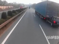 Incroyable, un camion traîne un 4x4 Porsche Cayenne sur plusieurs kilomètres