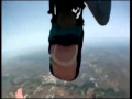 Un saut en parachute qui aurait pu tourner au drame pour cette mamie