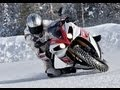 Porsche contre Yamaha R1 ; 258 km/h sur la glace