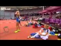 Eliska Klucinova (athlète tchèque) enlève sa petite culotte au stade olympique
