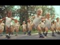 Publicité Evian et les bébés en roller