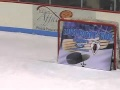 Une femme de 59 ans gagne un concours de hockey