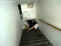 Bobsleigh en chariot dans un escalier