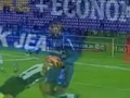 Foot : La magique passe de la poitrine de Ronaldinho !