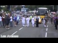 2 enfants tentent de voler la flamme Olympique !