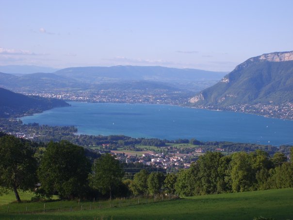 Lac d'Annecy vu depuis les hauts de Saint-Jorioz