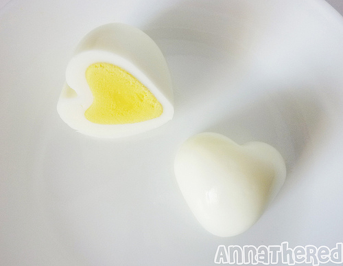 Oeufs durs en forme de coeur