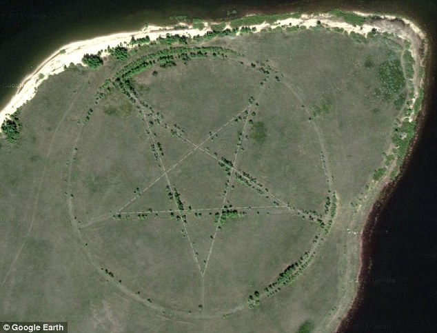Pentacle au Kazakhstan vu sur Google Earth